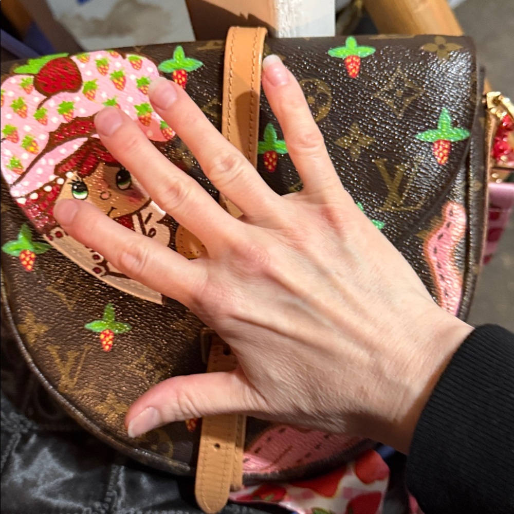 Louis Vuitton Black and Pink Crossbody Bag - Picture 12 of 12